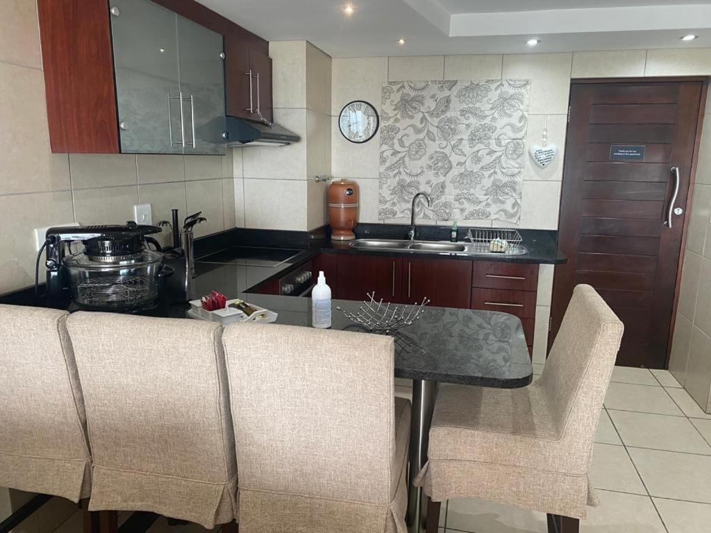 Seafront Apartment In Моссел-Бей Экстерьер фото